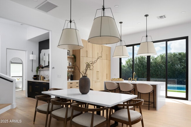 Building Photo - 4120 N 44th Pl