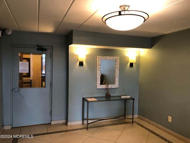 Building Photo - 200 Ocean Park Ave