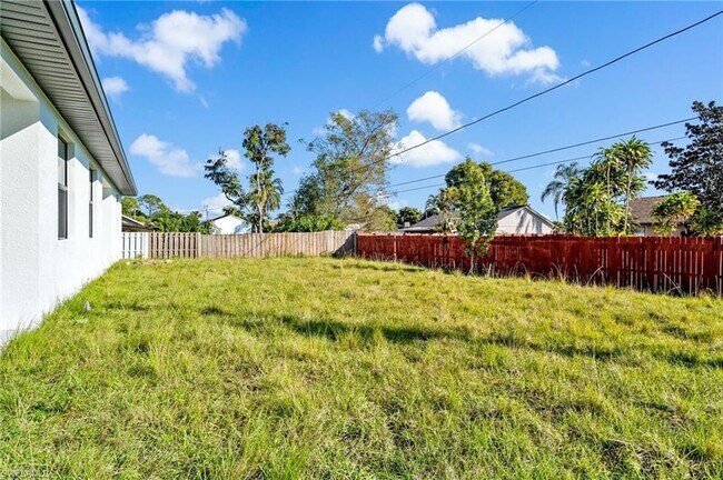 Building Photo - 2064 55th Terrace SW