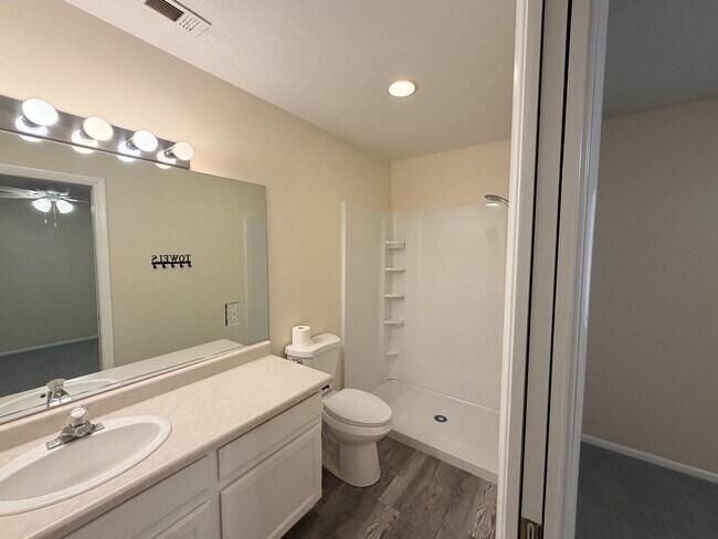 Building Photo - Charming 3-BR Home in Cimarron at Red Cliffs