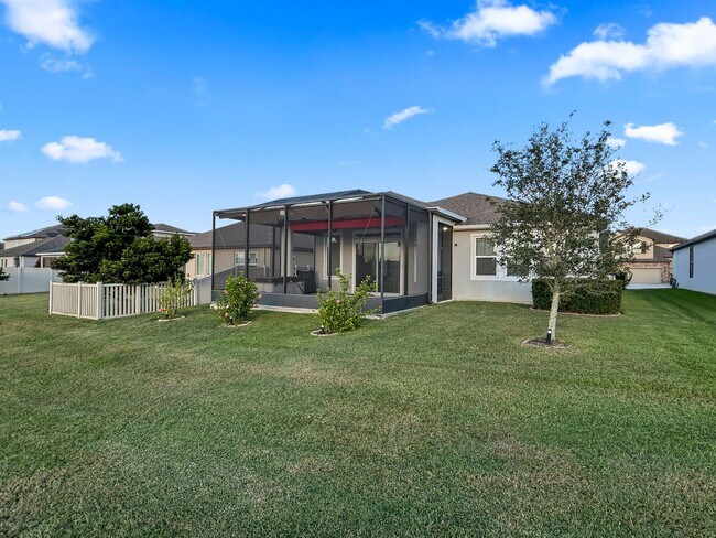 Building Photo - Riverview Gem – 4BR/2BA Home with Screened...