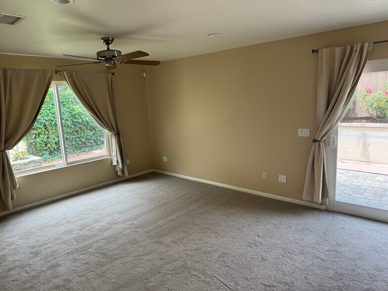 Building Photo - 1232 Saint Helene Ct