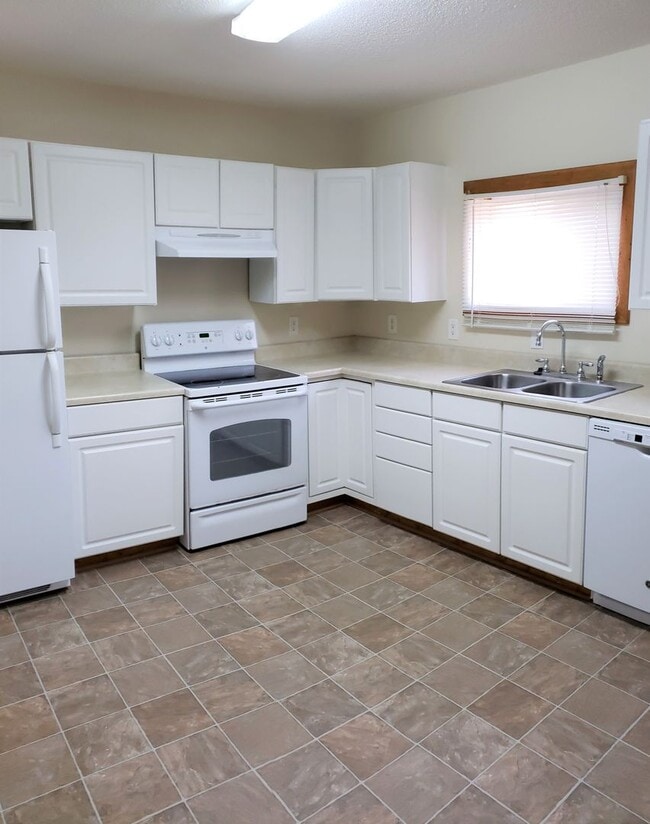 Building Photo - Quality Home Management