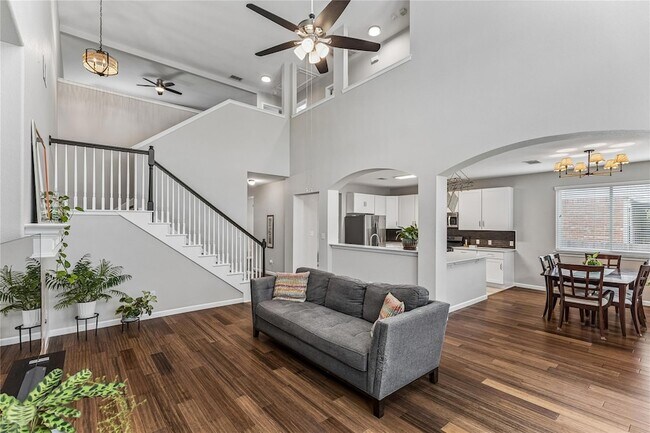 Building Photo - 1705 Chula Vista Dr