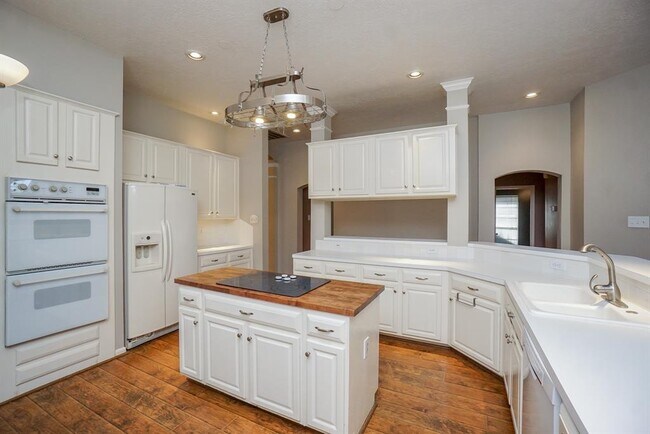 Building Photo - 17910 Western Pass Ln