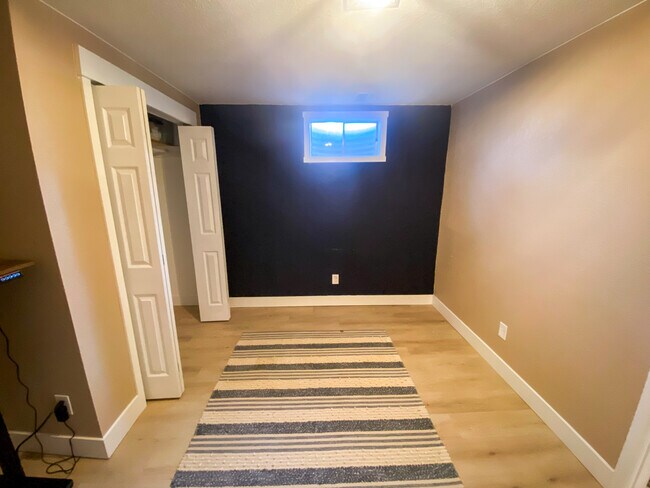 Building Photo - 214 Douglas Fir Ave