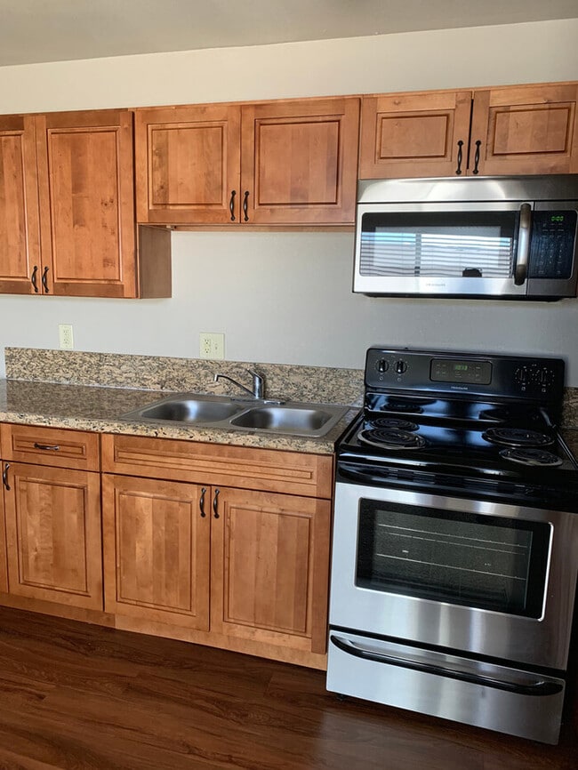 Building Photo - 1700 Locust St