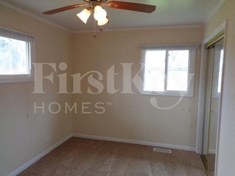 Building Photo - 447 Talala St