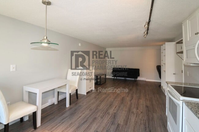 Building Photo - 93 Henry Law Ave