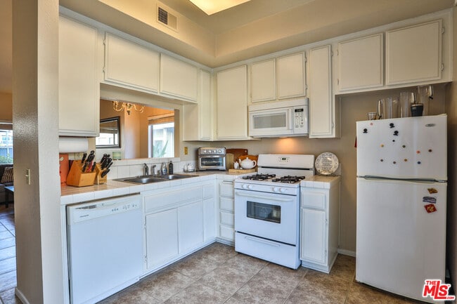 Building Photo - 926 W Philadelphia St