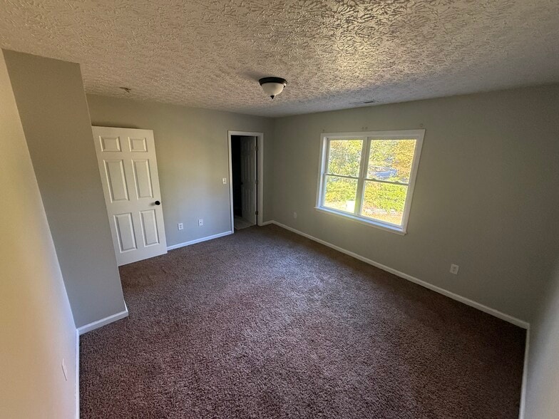 Building Photo - 1 Donnell Ave