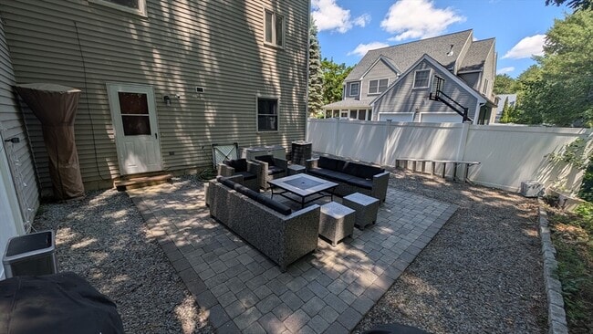Building Photo - 20 Winterberry Way