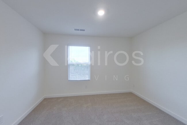 Building Photo - 3912 NE Billie Ln