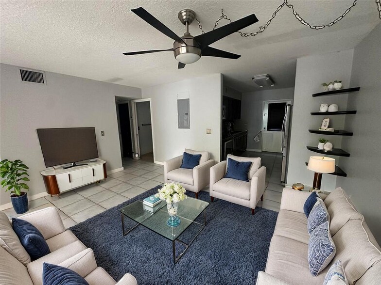 Building Photo - 3720 NW 115th Way