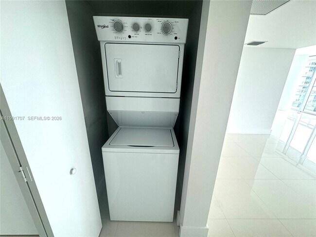 Building Photo - 92 SW 3rd St