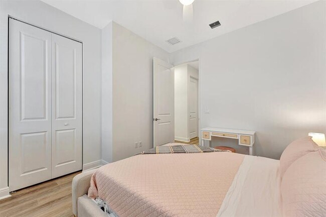 Building Photo - 16216 Sea Turtle Pl