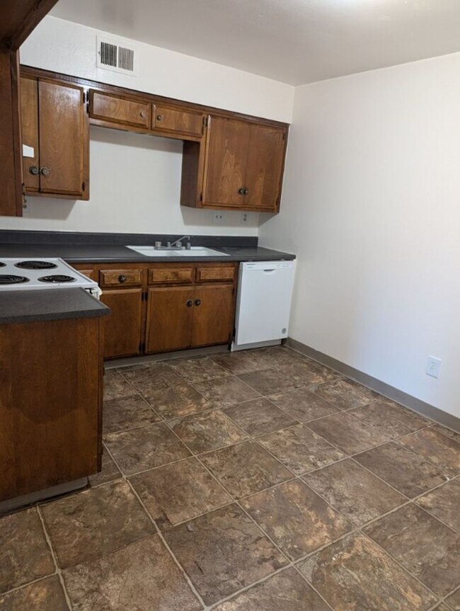 Interior Photo - M13- 2820 N. HALFMOON DR.