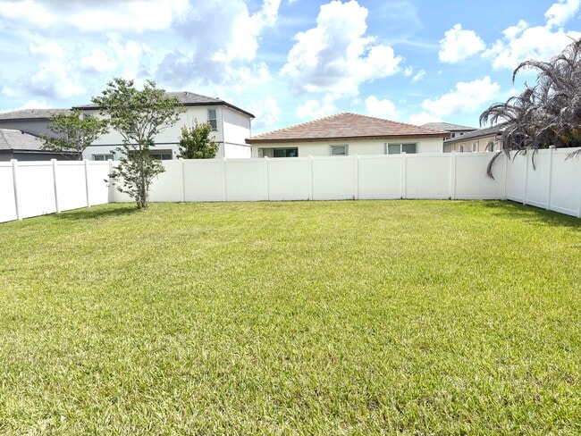 Building Photo - 7962 NW Greenbank Cir