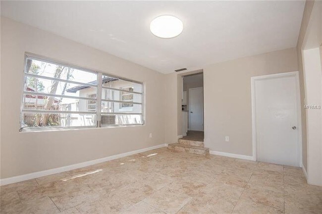 Building Photo - 5516 Sedgefield St