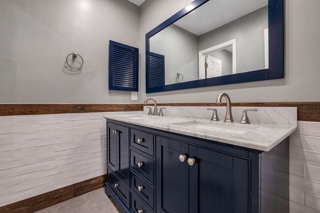 Building Photo - Killearn Estates 4 Bedroom Brick Home