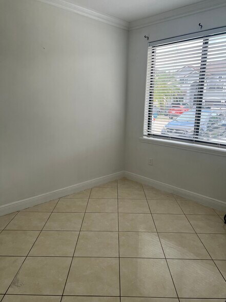 Building Photo - 13991 SW 153rd Ave