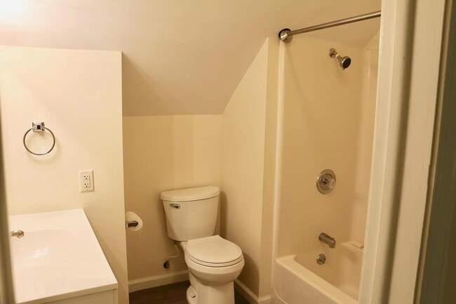 Building Photo - 200 Pearl St