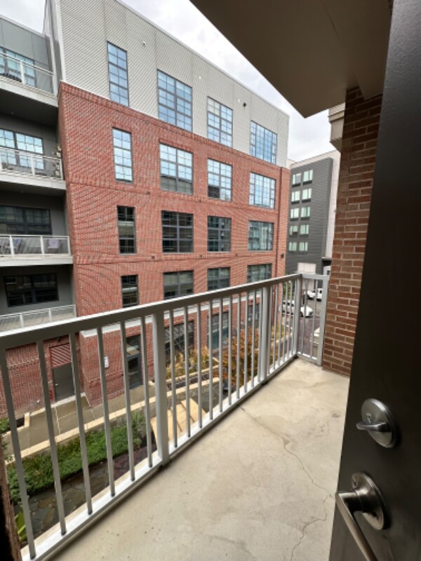 Building Photo - 6580 Longshore St