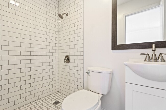 Building Photo - 2 Bed / 2 Bath House in Lincoln Heights is...