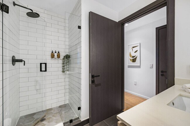 Building Photo - 398 NE 5th St