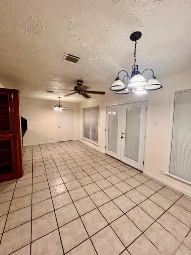 Building Photo - Westwood Subdivision / Rockdale, TX / 4 bedrooms / One Story