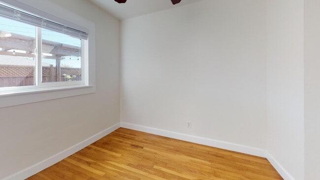 Building Photo - 3214 Vancouver Ave