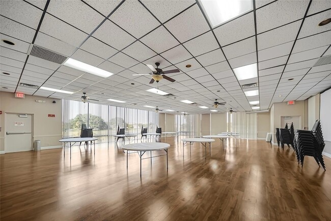 Building Photo - 6921 Environ Blvd