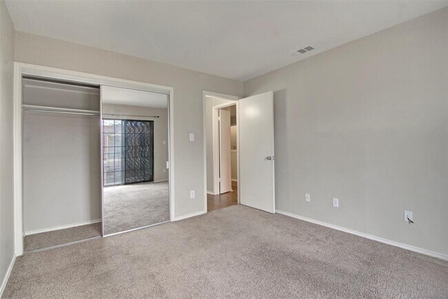 Building Photo - 5100 Verde Valley Ln