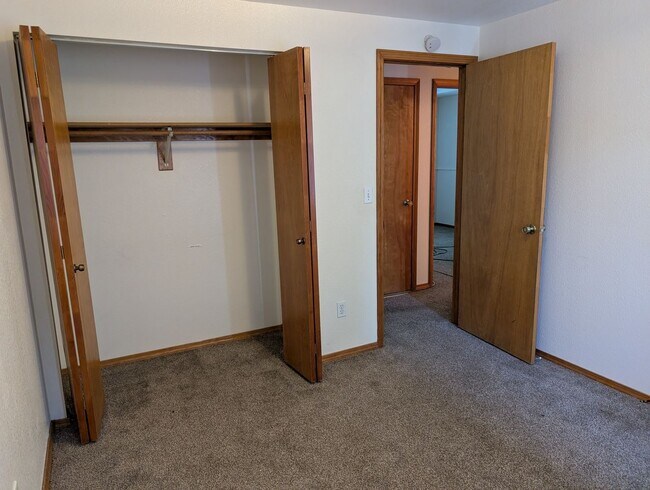 Building Photo - Great location off of Gary Lane and State ...