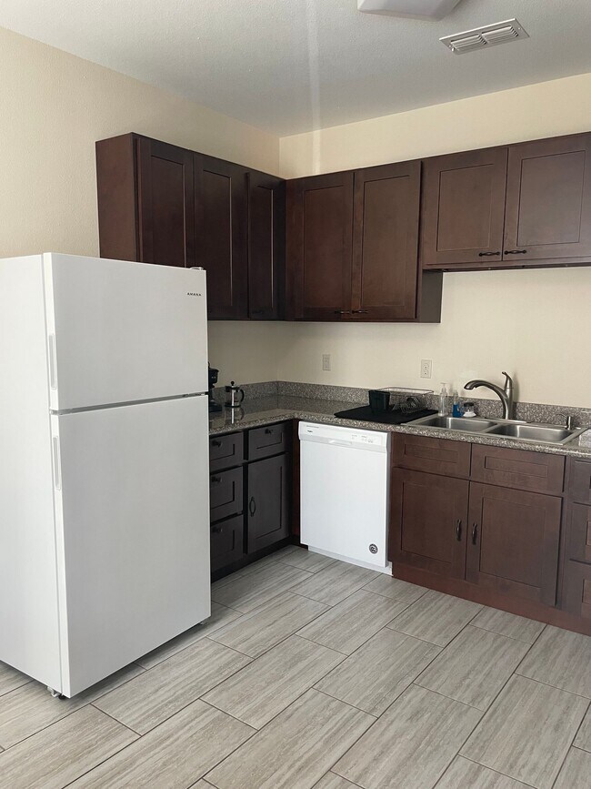 Building Photo - Brand New 1 Bedroom / 1 Bathroom Apartments in Lindale!