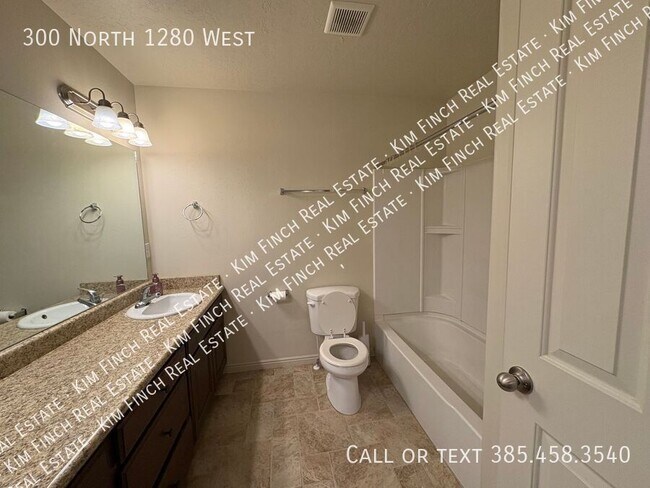 Building Photo - 300 1280 W