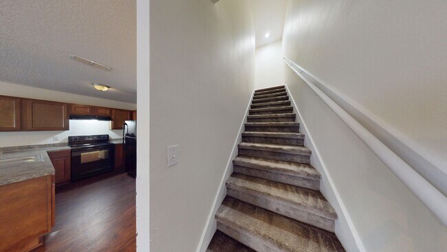 Building Photo - 3BR/ 2.5BA TOWNHOME With Garage - Timmerma...