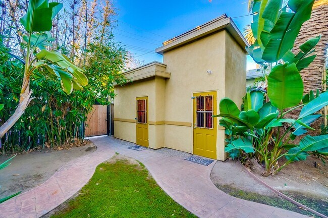 Building Photo - 3131 E Corto Pl