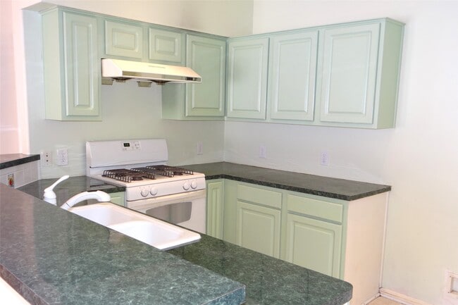 Building Photo - 15911 Timber Chase Dr
