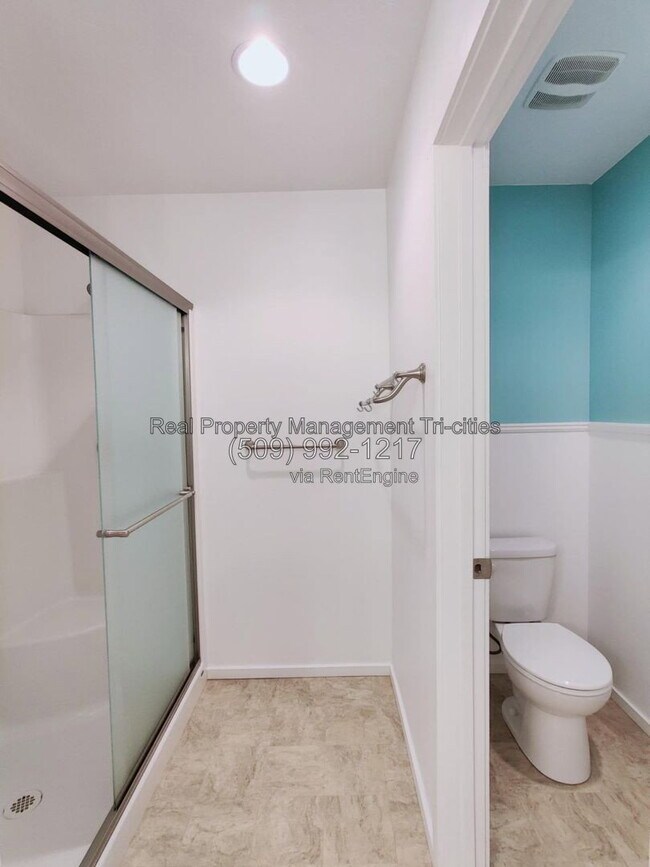 Building Photo - 5825 Sidon Ln