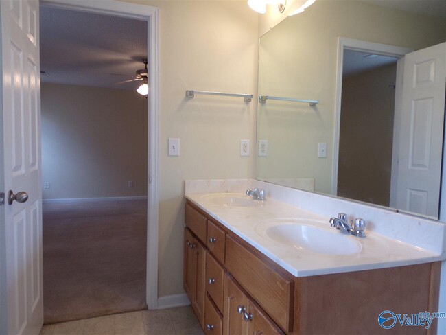 Building Photo - 4816 SE Brownston Ct