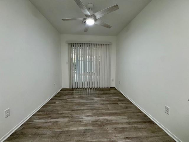 Building Photo - 1300 W Rolling Oaks Dr