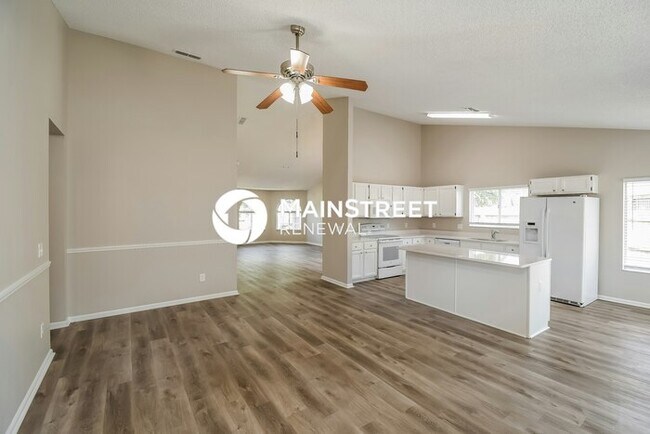 Building Photo - 3 Bedroom Pet-Friendly Home in JACKSONVILLE, FL with Main Street Renewal