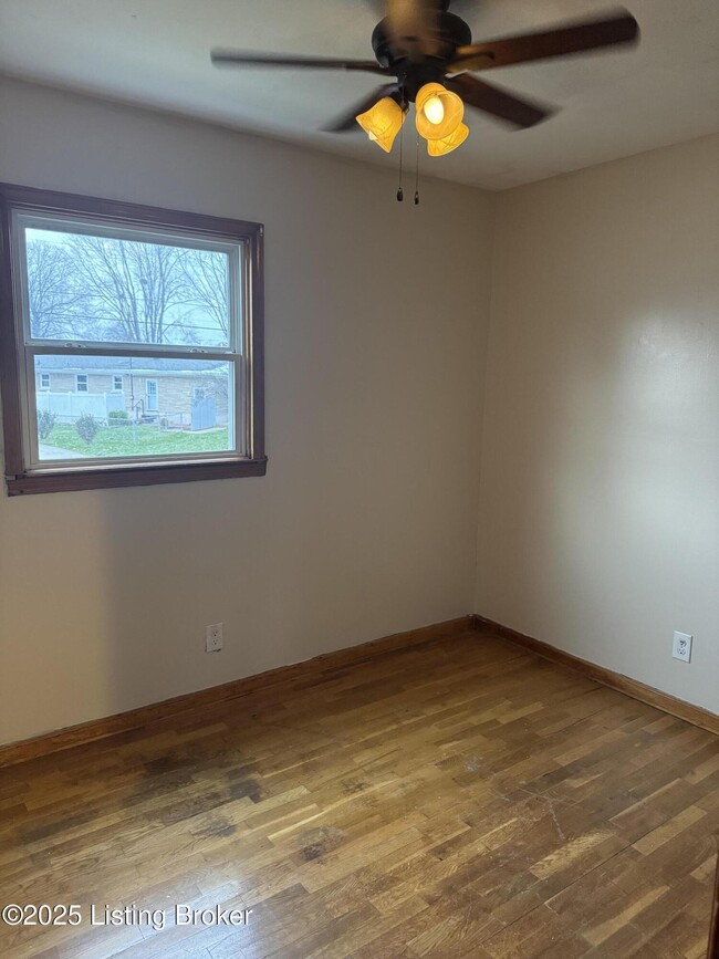 Building Photo - 4019 Lomond Dr