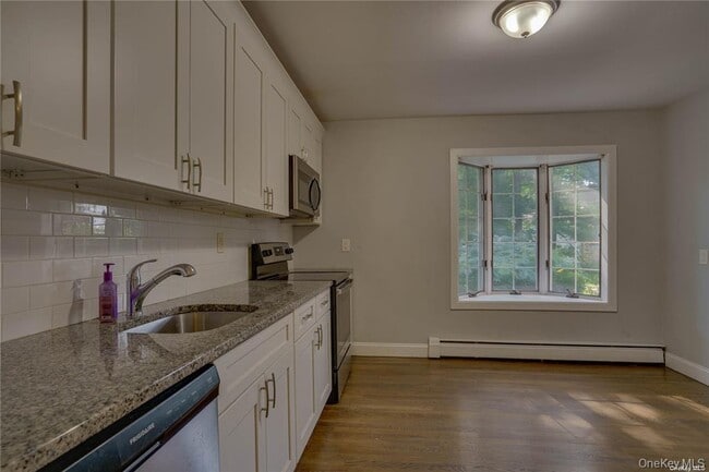 Building Photo - 30 Clematis St