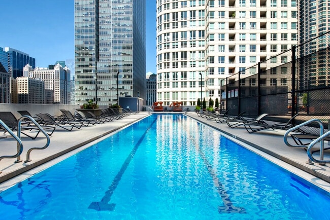 Building Photo - 345 N La Salle Dr
