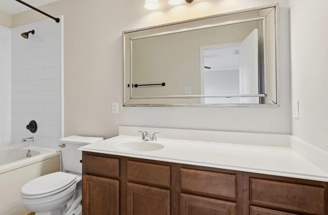 Building Photo - 3638 Fuller Bluff Dr