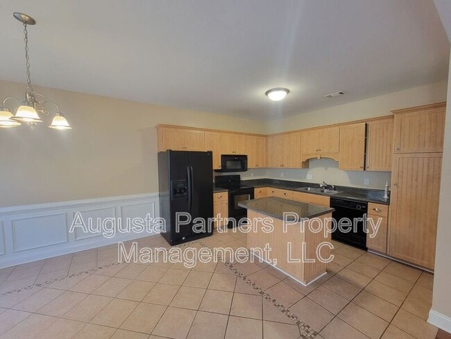 Building Photo - 420 Bowen Falls