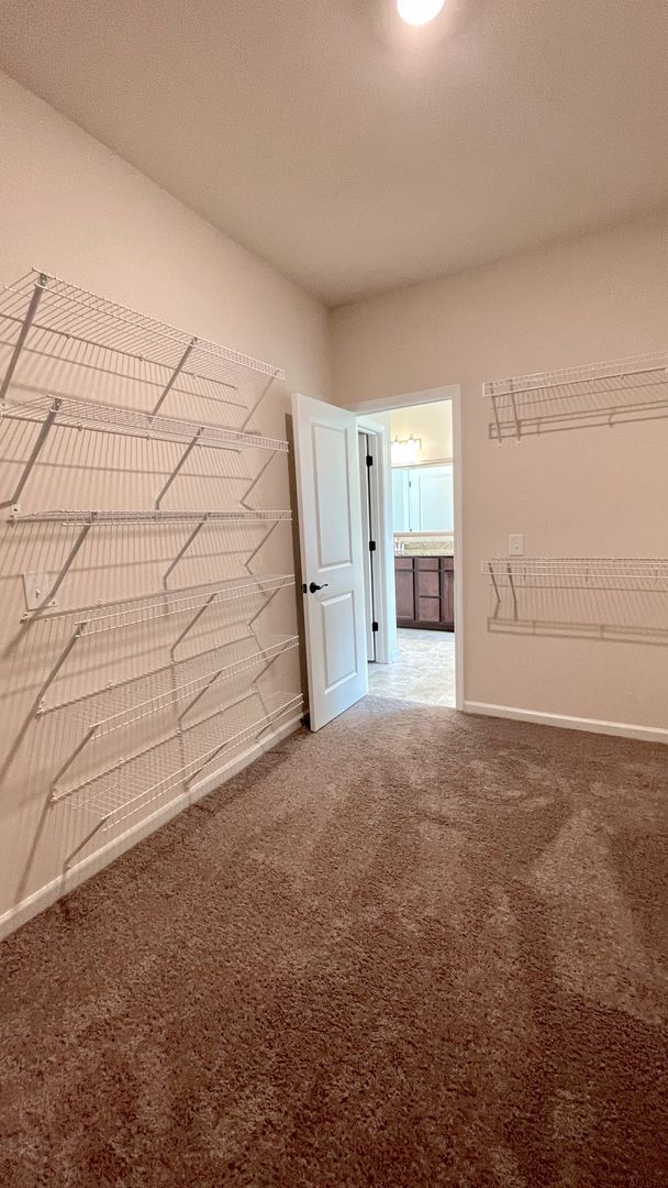 Building Photo - Beautiful home featuring 4 Bedrooms, 3 Full Baths, Flex Space/Office located in the highly sought...