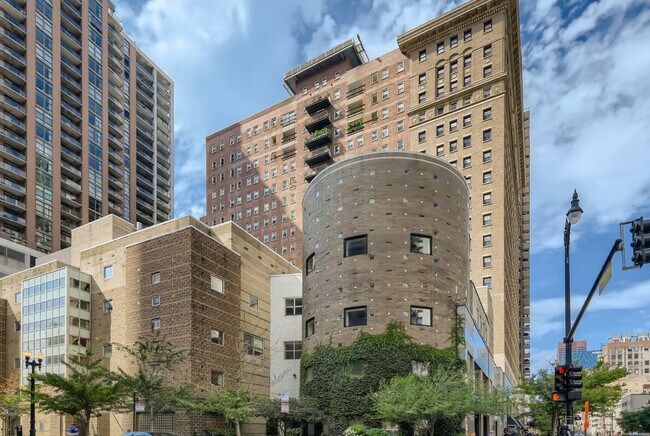 Primary Photo - 40 E 9th St
